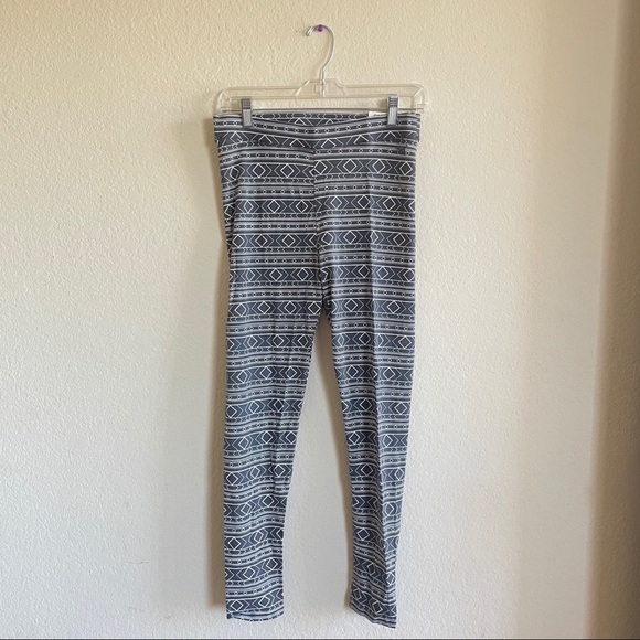 NWT Victoria’s Secret PINK Gray Fashion Leggings - Picture 2 of 8